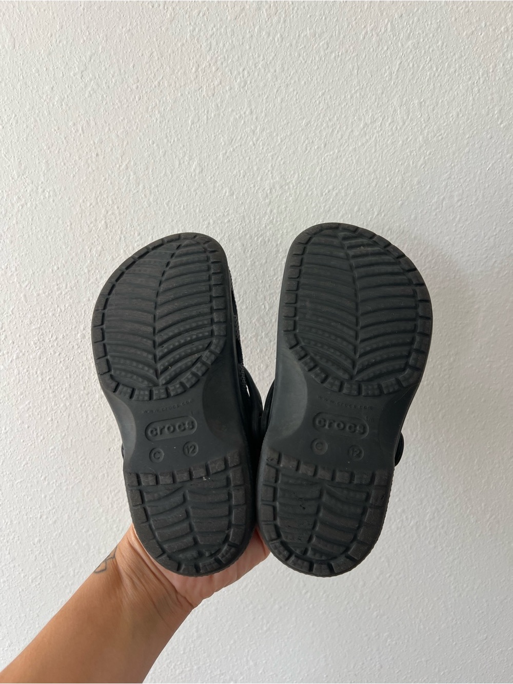 CROCS | Classic Slip On Clogs in Black | 12c - Picture 4 of 8